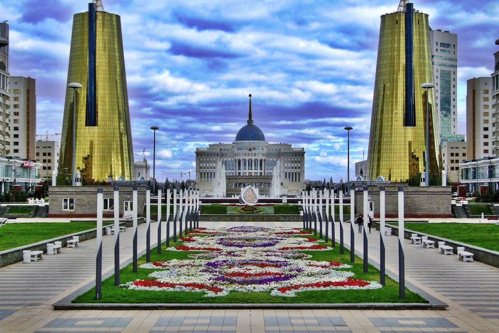 Le Colonne Dorate di Astana