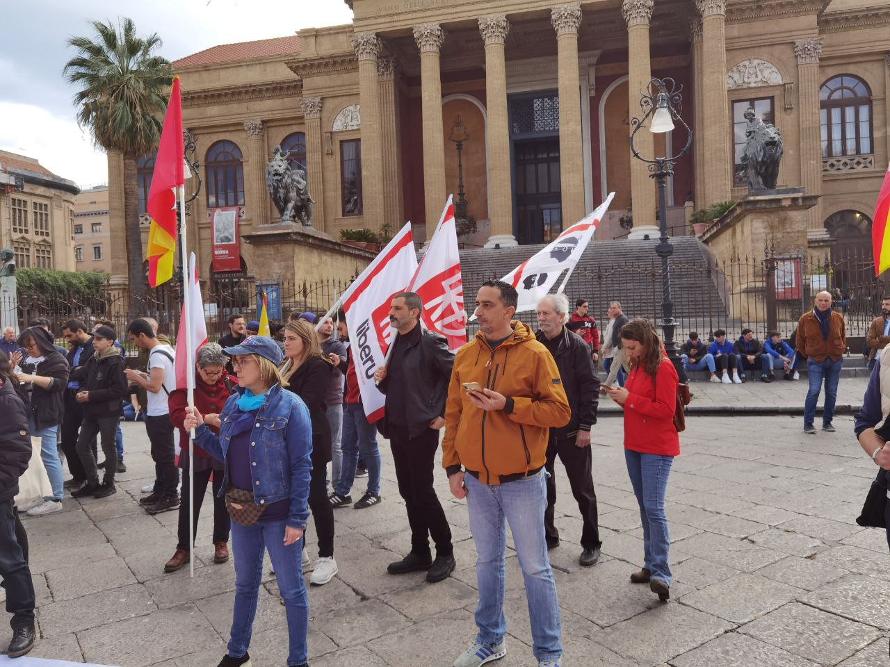 La manifestazione degli indipendentisti a Palermo, 1 aprile, contro l'autonomia differenziata